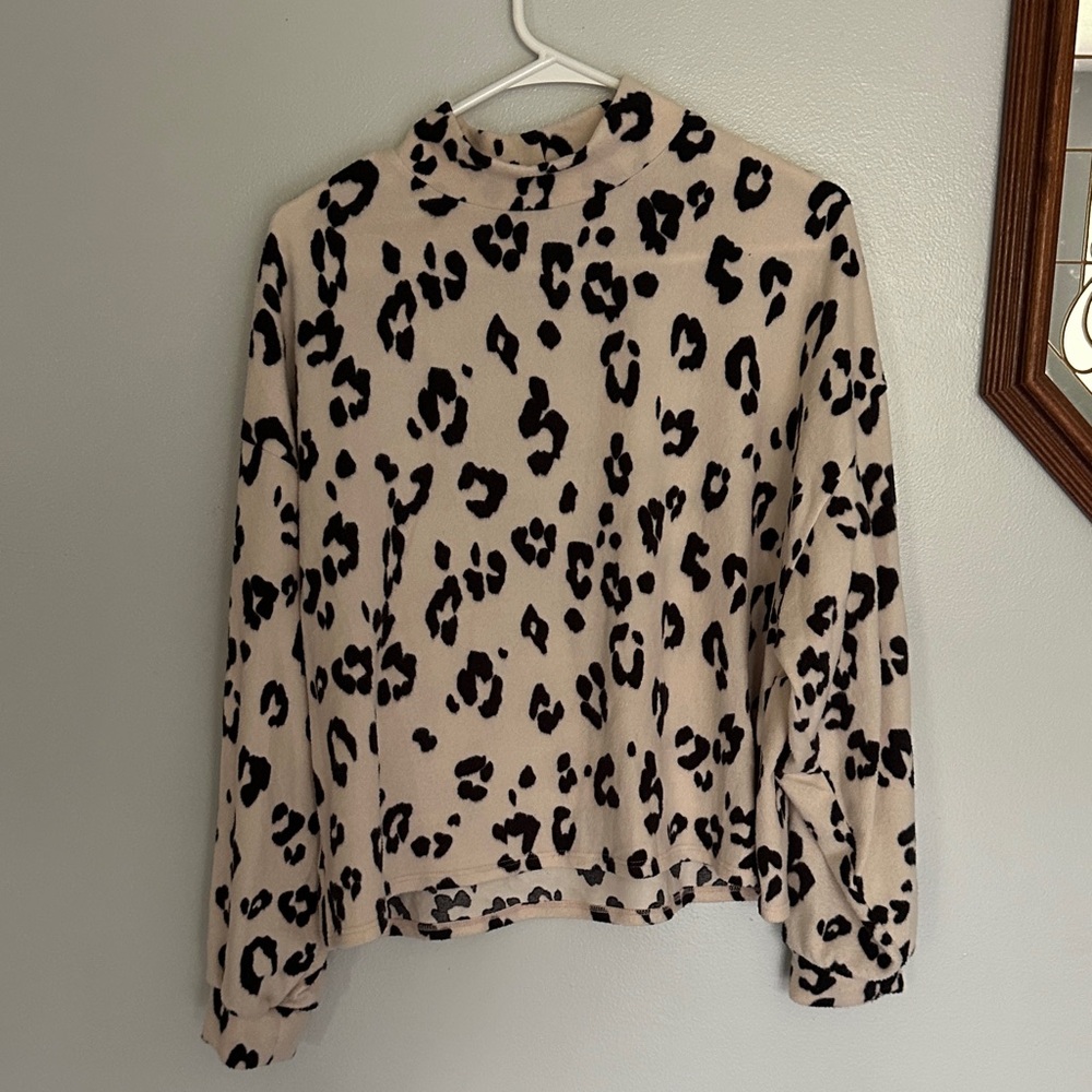 Leopard Print Long Sleeve Top